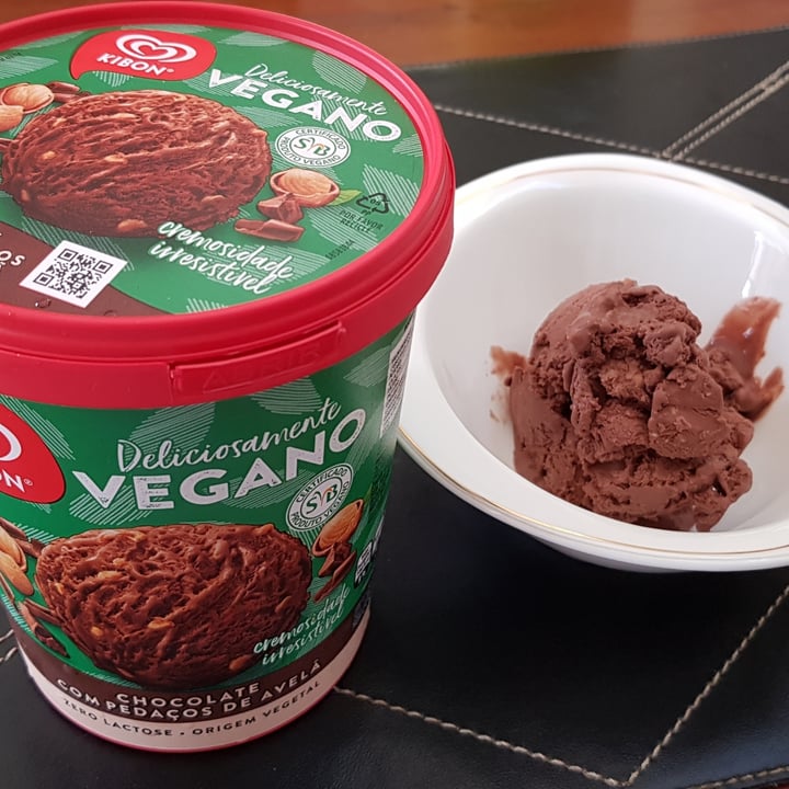 photo of Kibon  Sorvete Chocolate com pedaços de avelã- 800 ml shared by @janainamaia on  01 May 2022 - review