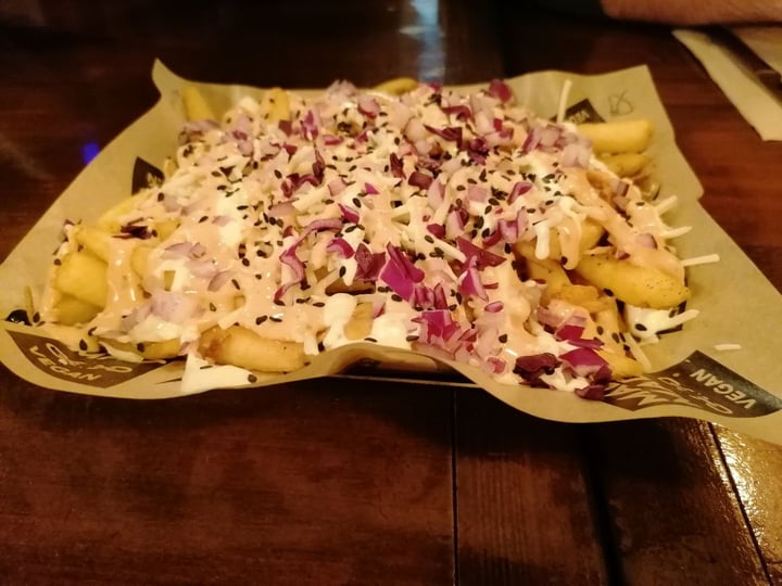 photo of Mad Mad Vegan Supreme yaya fries shared by @sermaesrebes on  13 Feb 2020 - review