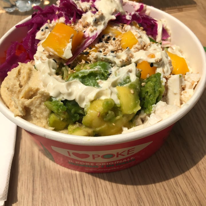 photo of I LOVE POKE Vegan Hummus shared by @nasmix on  08 Jun 2022 - review