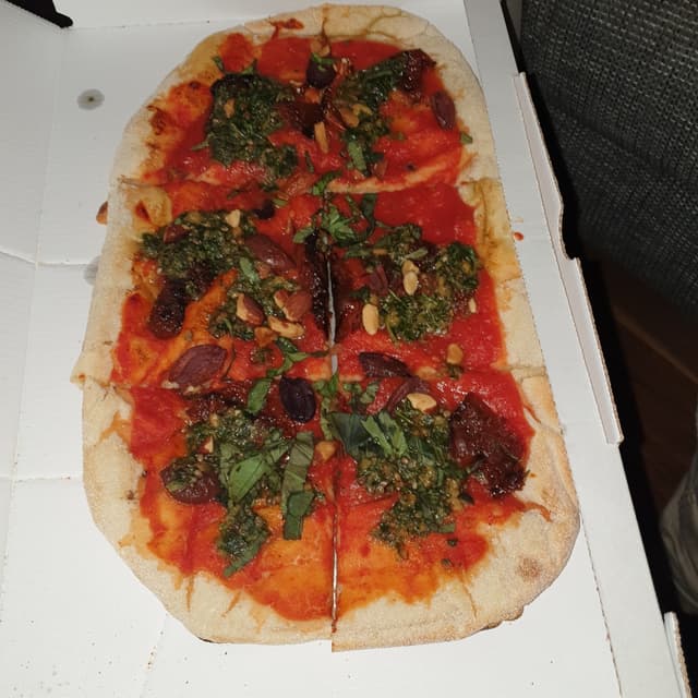 「Hemp Pesto Pinsa」の料理の写真