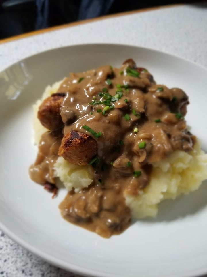 review photo of Beyond Meat Beyond Sausage Brat Original shared by @vegandyeries on 30 Mar 2020 - review