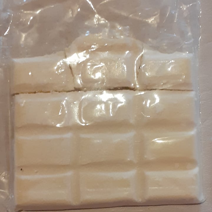 photo of Cocoa Plant Based Chocolate Blanco shared by @rociocm on  20 Apr 2022 - review