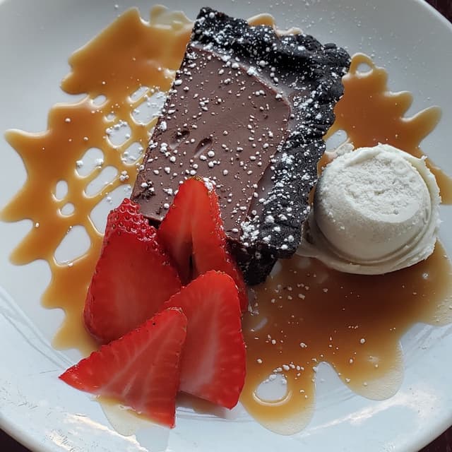 菜肴“Chocolate Tahini Tart & Mac & Cheese”的照片