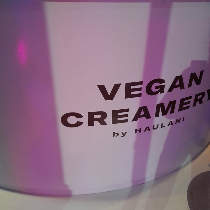 photo of Vegan Creamery By Haulani Helado De Coco Con Dulce De Leche shared by @lveganvenusl on  25 Dec 2021 - review