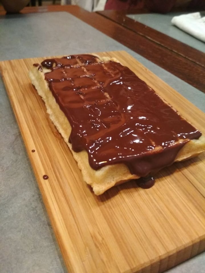 review photo of The Sister Brussels Café Waffle with Chocolate shared by @piomar on 15 Aug 2019 - review