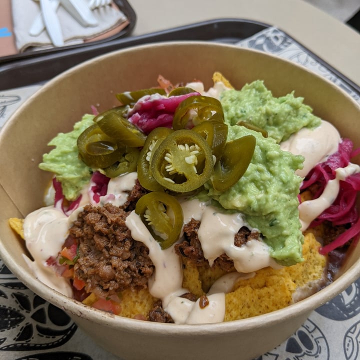 review photo of Taqado Mexican Kitchen (Dubai Mall) Impossible Meat loaded Nachos shared by @the-cat-whisperer on 05 Jan 2022 - review
