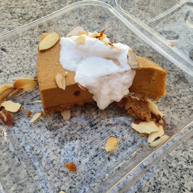 菜肴“Almond pumpkin cheesecake”的照片