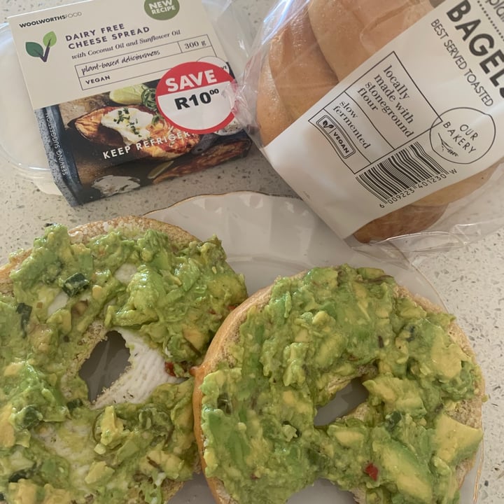 photo of Woolworths Food Woolworths Food Sesame Seed Bagel shared by @motswakovegan on  03 Sep 2021 - review