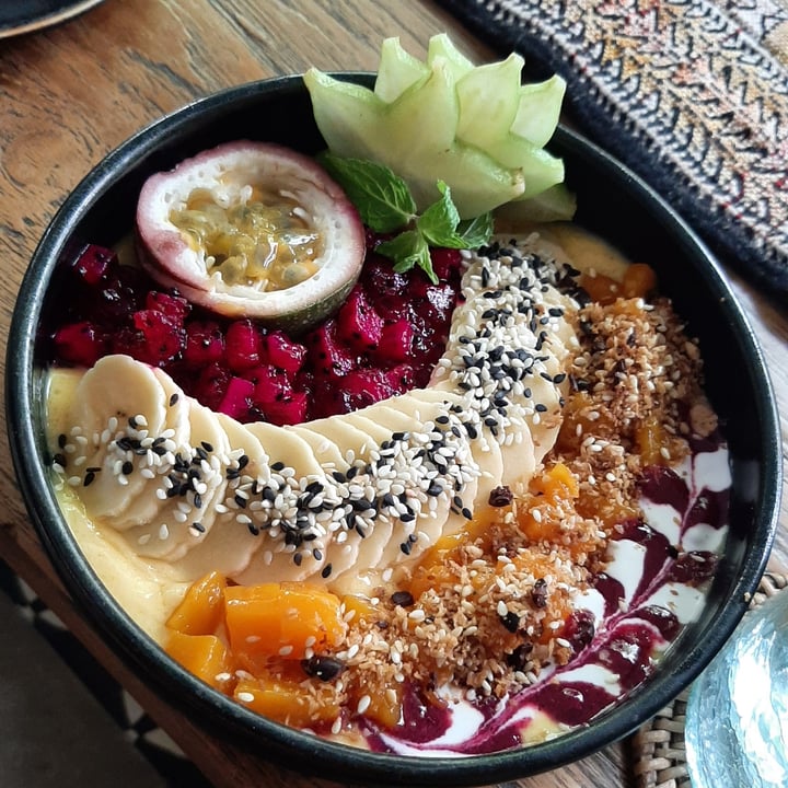 photo of Zest Ubud Mango Passion Bowl shared by @plantsfeelthough on  23 Feb 2021 - review