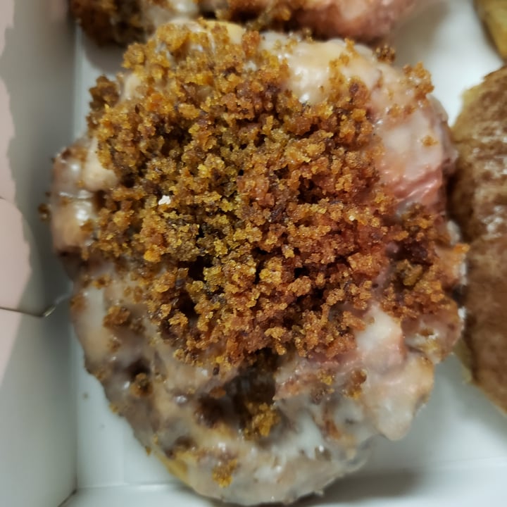 photo of MACHINO DONUTS carrot cake fritter shared by @metalmel666 on  15 Oct 2022 - review
