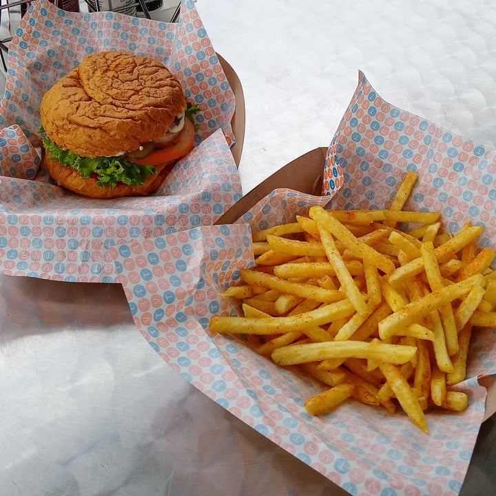 photo of The Fussy Vegan Beyond Burger shared by @ronelle on  25 Mar 2021 - review