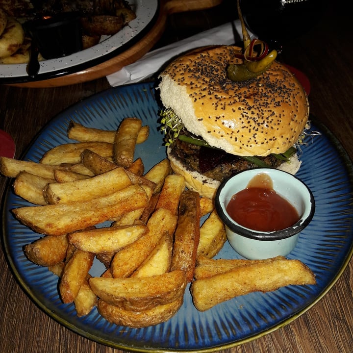 photo of MICROCERVECERIA BY BRUDER Vegan Burguer shared by @milenaq on  09 Apr 2022 - review