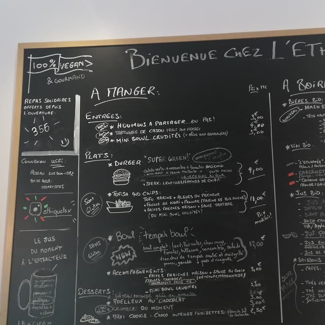 Foto del plato “Houmous à partager & tartinable de cajou”