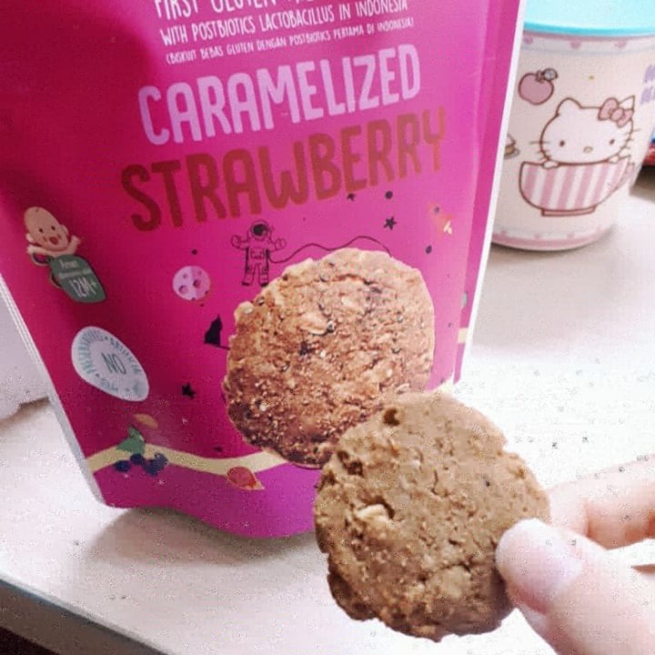 photo of Nola Caramelized Strawberry Cookies shared by @kyndlyvegan on  23 Dec 2019 - review