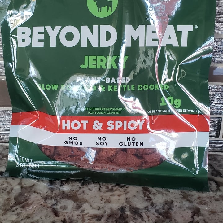 photo of Beyond Meat Jerky Hot & Spicy shared by @exoticheart on  11 May 2022 - review