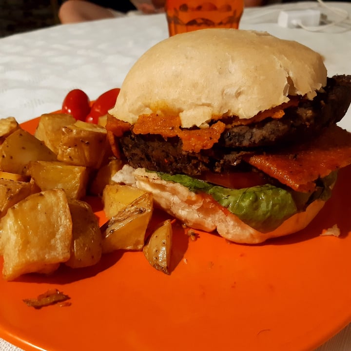 photo of Estilo Veggie Hamburguesa Doble Watson shared by @alexiasnipe on  25 Jan 2021 - review