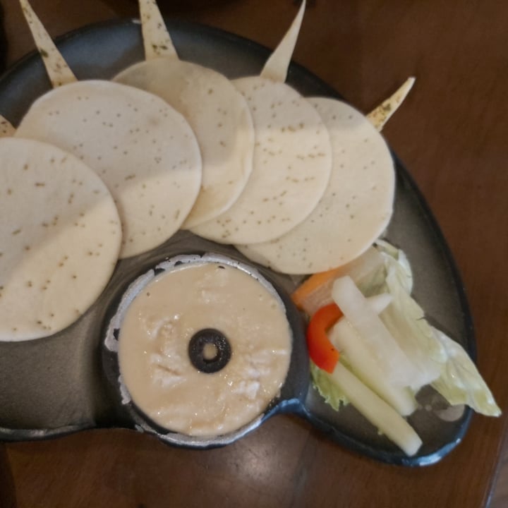 photo of Tea Villa Cafe Singapore Hummus platter shared by @huggsbabies on  20 Dec 2020 - review