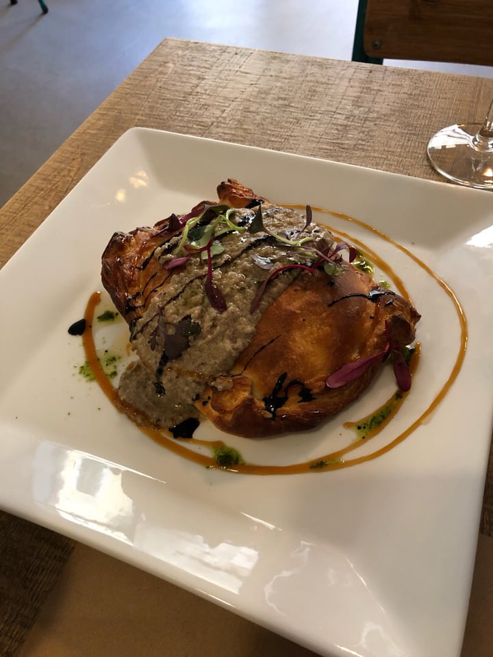 review photo of OM RESTAURANT VEGETARIÀ & VEGÀ Tarta de Setas shared by @jeromeucla on 11 Mar 2019 - review