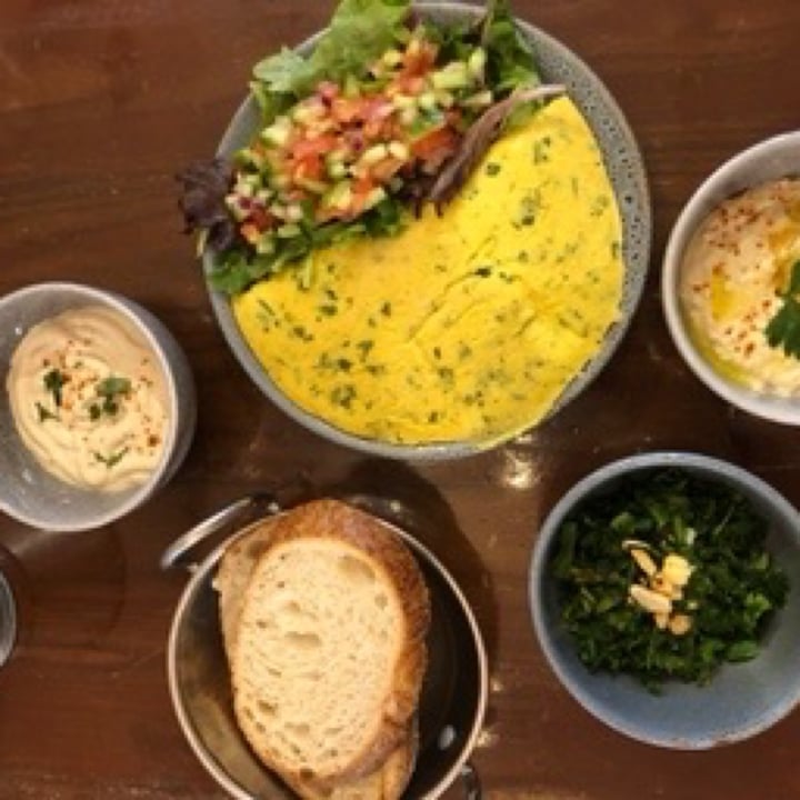 photo of Simply Hummus Bar Israeli brefast shared by @sydneyvegman on  26 Jul 2020 - review