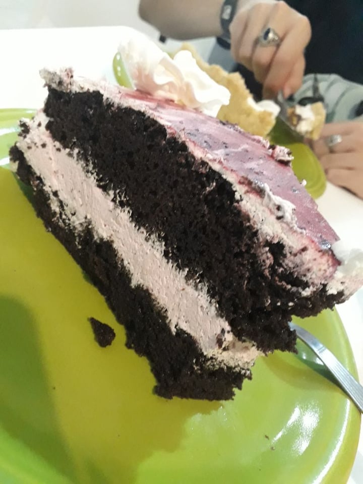 review photo of Loving Hut Microcentro Torta Selva negra shared by @iara on 01 Aug 2019 - review