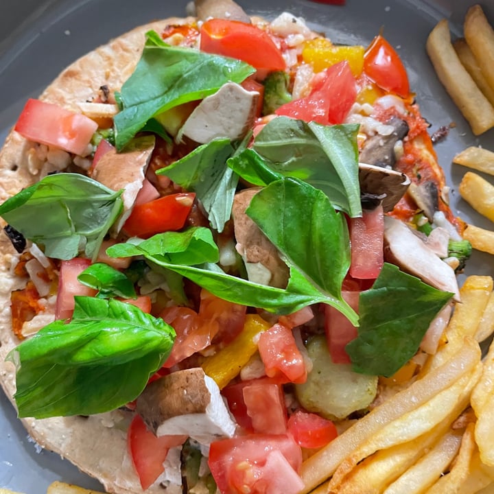 review photo of Sweet Earth Veggie Lover's Pizza shared by @s10bee on 06 Aug 2021 - review