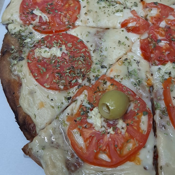 photo of Origen Vegetal Pizza napolitana shared by @pichularules on  03 Sep 2021 - review