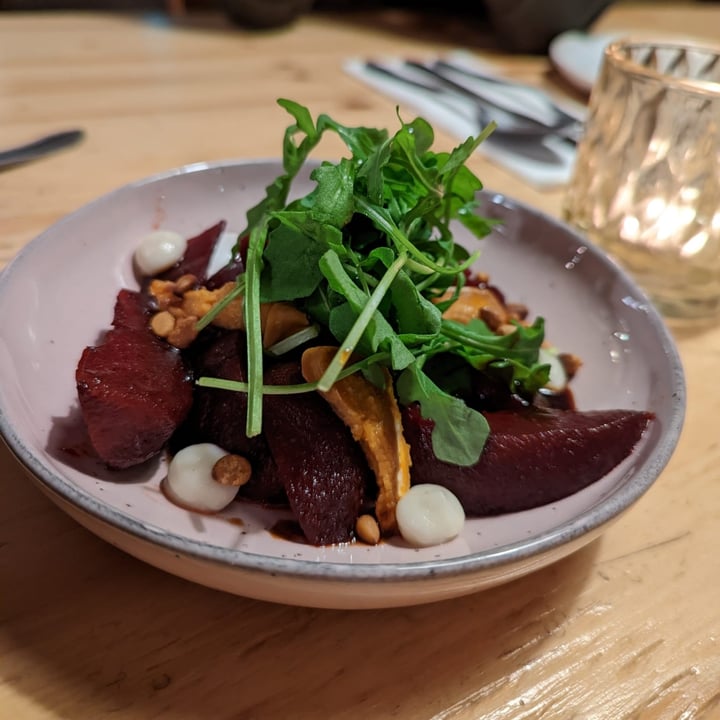 review photo of De Nieuwe Kantine Beet | scamorza | mustard | pine nut | arugula shared by @jennethics on 02 Oct 2022 - review