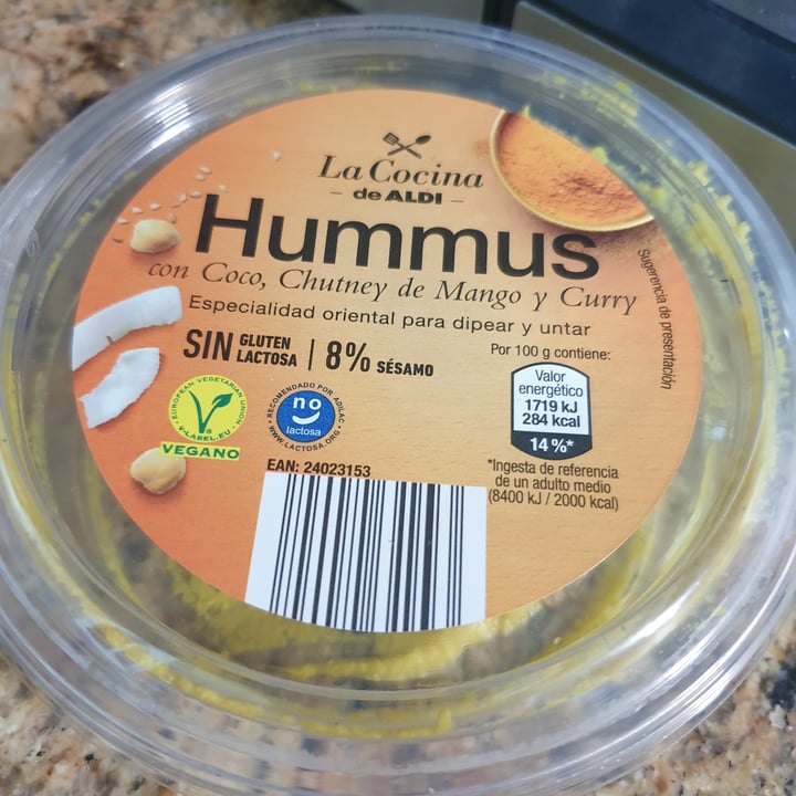 review photo of La Cocina de Aldi Humus con curry, coco y mango shared by @felicidaddobby on 27 Sep 2022 - review