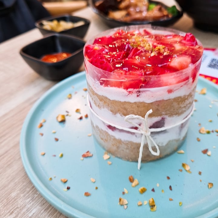 review photo of Greendot PAYA LEBAR SQUARE Fresh Strawberry Shortcake shared by @kces on 11 Jul 2021 - review