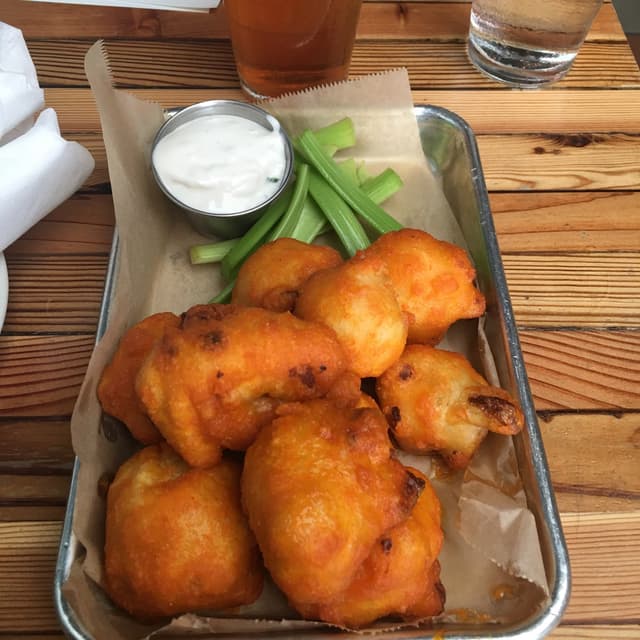 Foto do prato “Buffalo Cauliflower Wings”