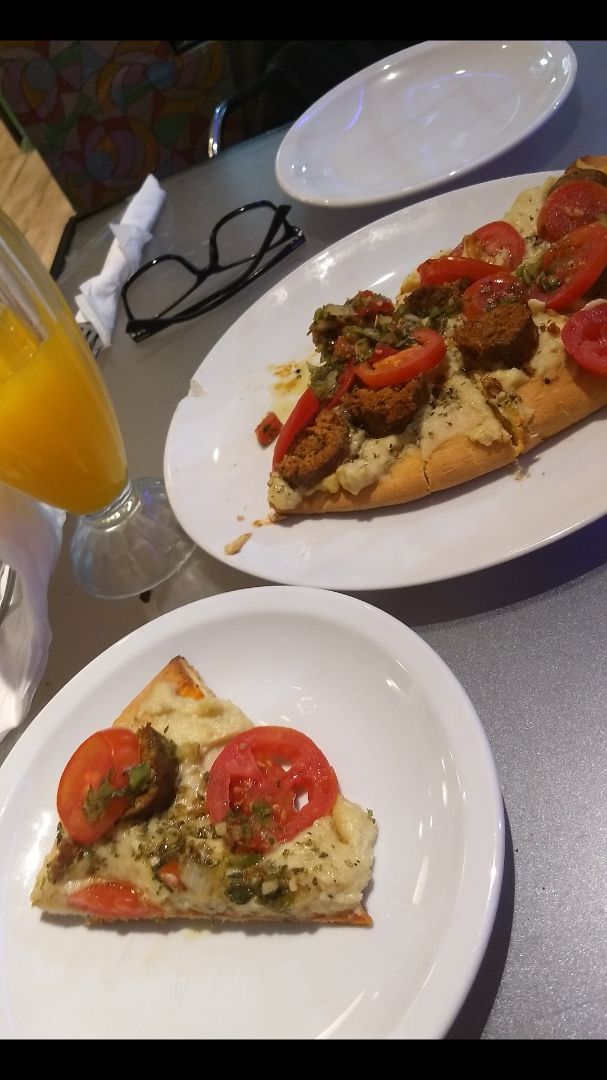 photo of Loving Hut Pizza shared by @vicgodoy on  20 Aug 2019 - review