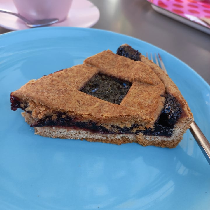 photo of Bakery Lab Crostata Vegana shared by @juliet17 on  05 Oct 2022 - review