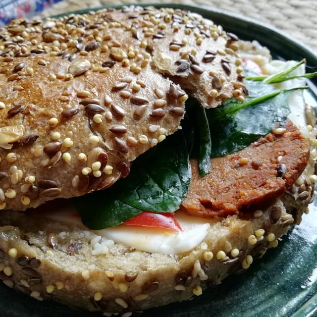 菜肴“Pepperoni, Mozarella, Roasted Pepper and Spinach Sandwich”的照片