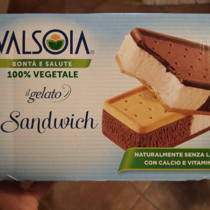 photo of Valsoia 8 sandwich il gelato shared by @marticecia on  24 Oct 2022 - review
