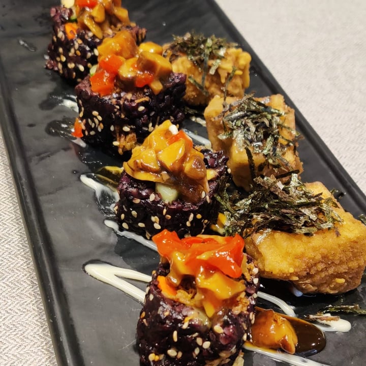 photo of Elemen @Millenia Walk Black rice sushi roll shared by @babli on  29 Aug 2020 - review