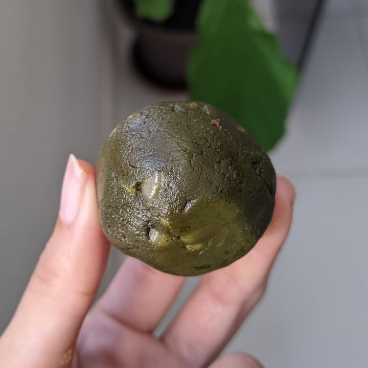 review photo of The Clean Addicts Matcha bliss ball shared by @bornvegetarian on 13 Oct 2022 - review