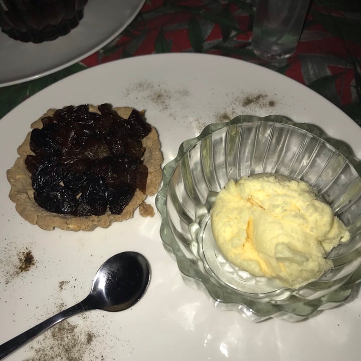 review photo of Vegan E Meet Italy Apple Crumble shared by @sineadf on 10 Sep 2020 - review