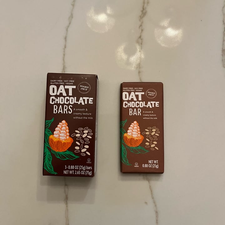 photo of Trader Joe's Oat Chocolate Bars shared by @northmeetssouth on  26 Jun 2022 - review