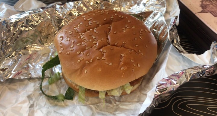 photo of KFC Veggie Burger (No Mayo) shared by @simplisticallymorgan on  09 Aug 2019 - review