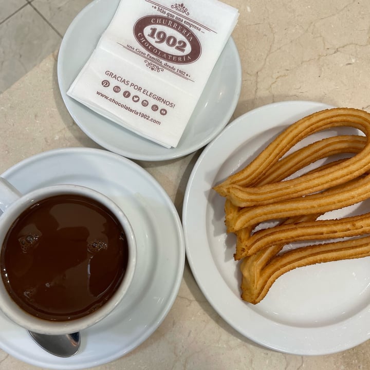 photo of Chocolatería 1902 Churros con Chocolate Vegano shared by @csquaree on  31 Mar 2022 - review