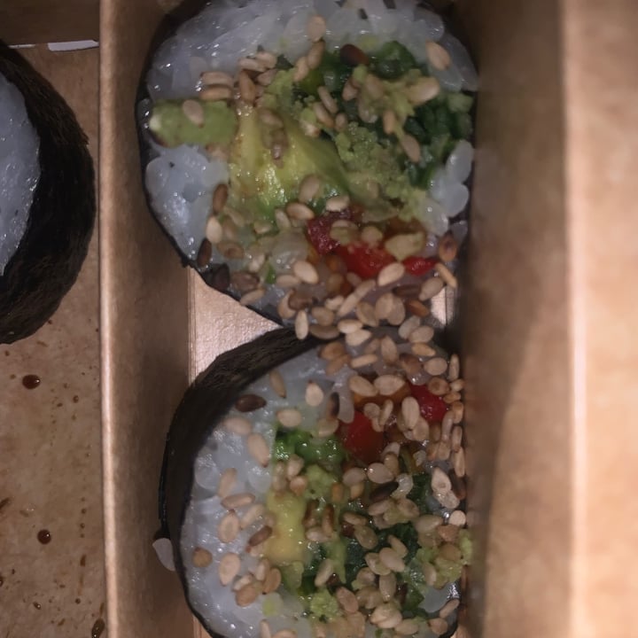 review photo of Sushi Vegano- Vicente López (Delivery) Roll Asiatico shared by @naleuem on 12 Dec 2021 - review