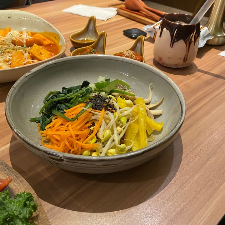 review photo of Am I Addicted - Pottery Studio & V Cafe Jardin Bibimbap shared by @irianu on 27 Jun 2022 - review