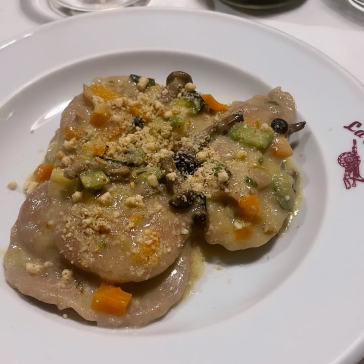 photo of La Colubrina Ravioli di cavolo viola con ragù di chiodini shared by @ambragargiulo on  11 Apr 2022 - review