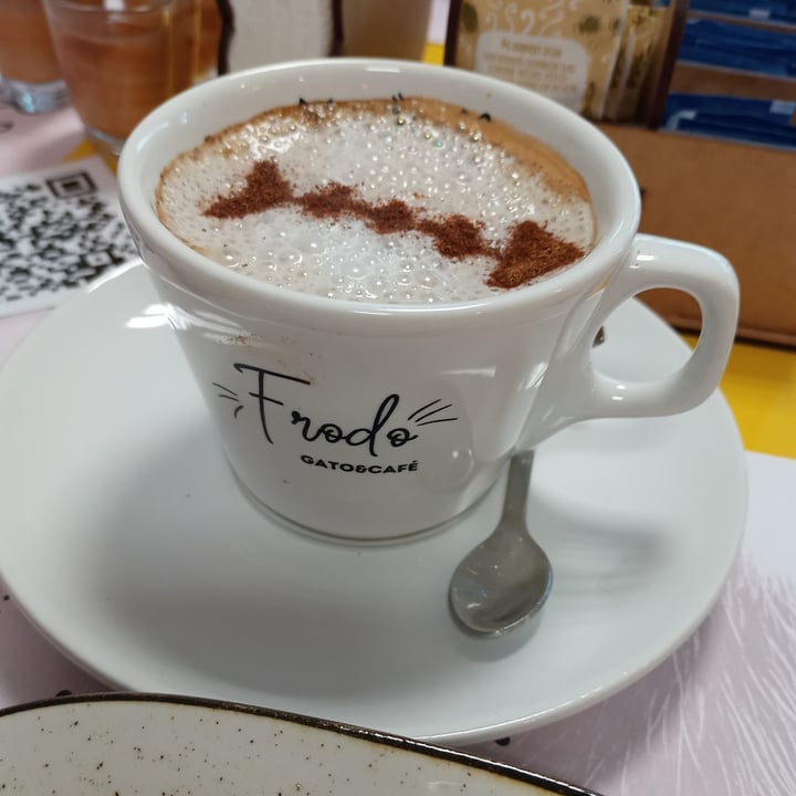 photo of Frodo Gato & Café Cappuccino shared by @sahvieira on  09 Jun 2022 - review
