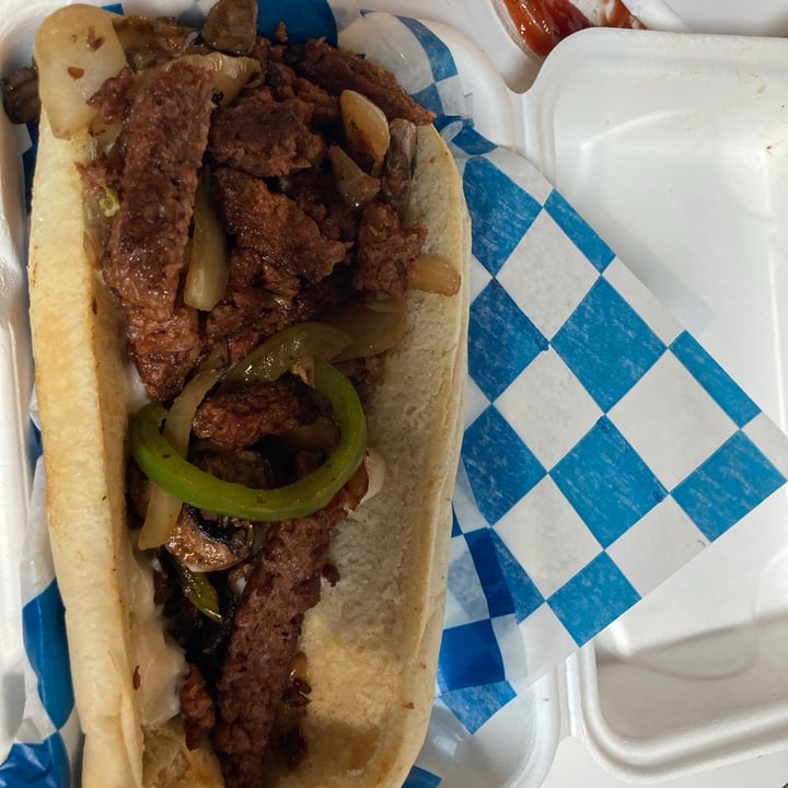 photo of Meta Burger Philly Cheesesteak shared by @veganosaventureros on  29 May 2021 - review