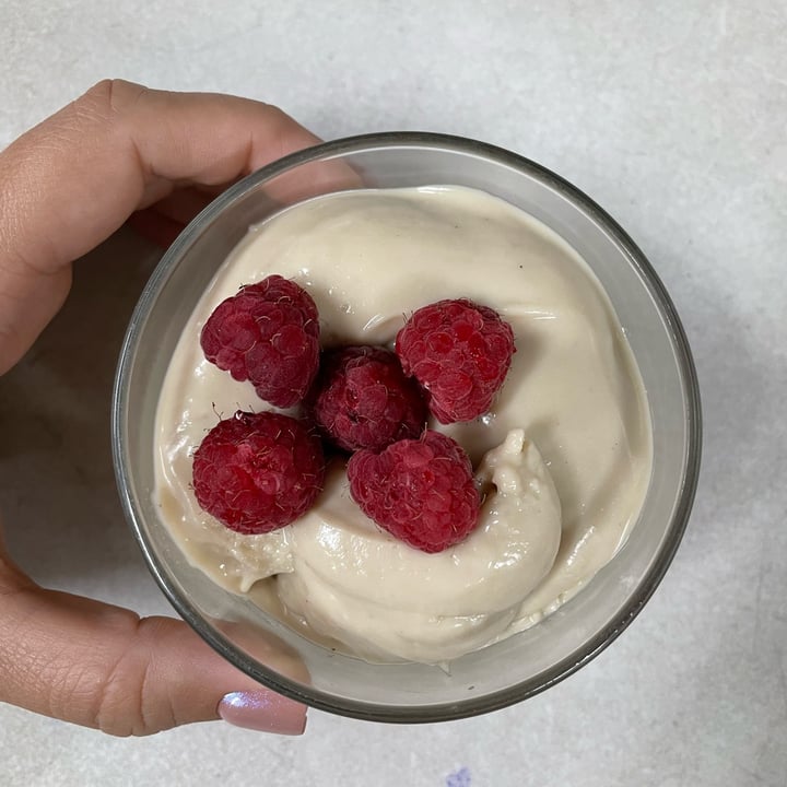 photo of Local - Your Healthy Kitchen - Avenida creme de caju com frutos vermelhos shared by @isabellaf on  06 Dec 2022 - review