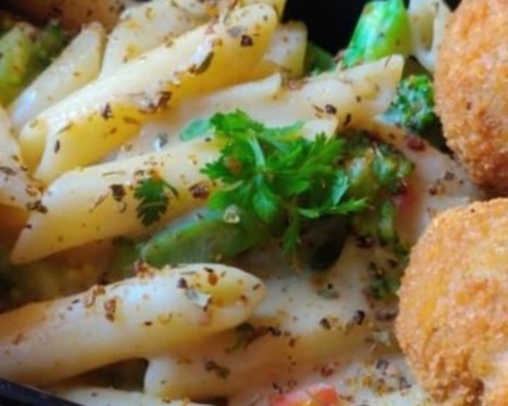 photo of Love Bite Cafe & Diner Vegan Creamy Pasta With Vegan Meatballs shared by @muskan146 on  26 Feb 2020 - review