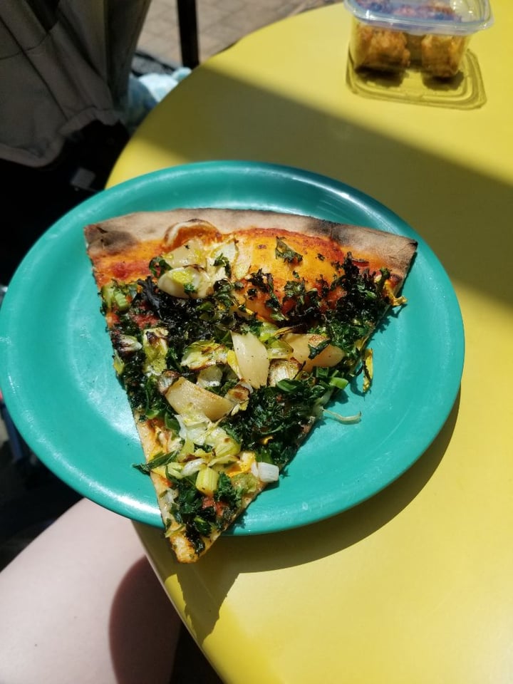 photo of Whole Foods Market Vegan Pizza shared by @vegandyeries on  18 Jun 2018 - review
