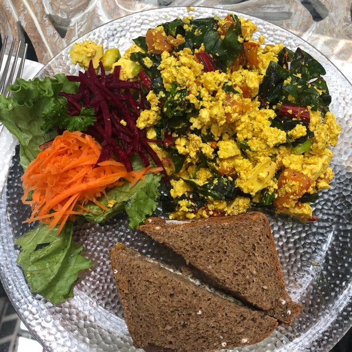 photo of Peace-Garden Vegetarian Paradise Tofu scramble Breakfast shared by @sueprozak on  26 Jul 2021 - review