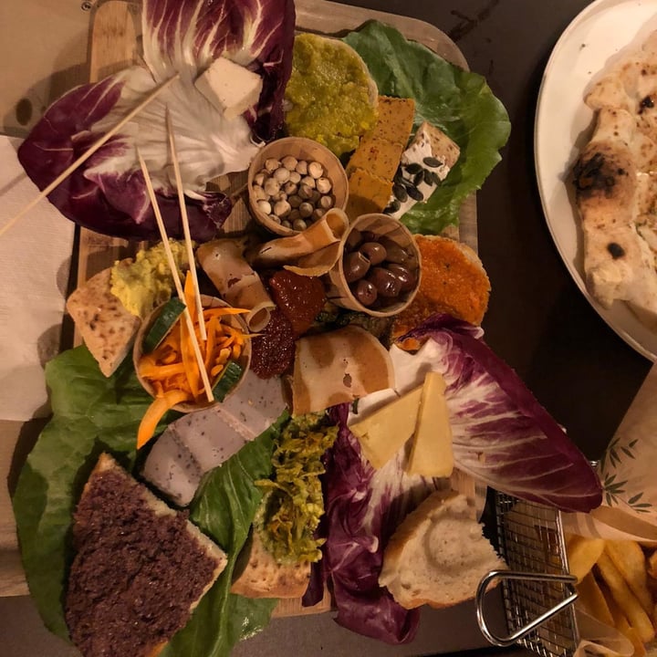 review photo of Parco Romano Biodistretto Castelli Romani Tagliere vegan shared by @amon3 on 22 Jul 2022 - review